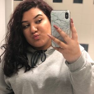 Meet your Posher, Chloe